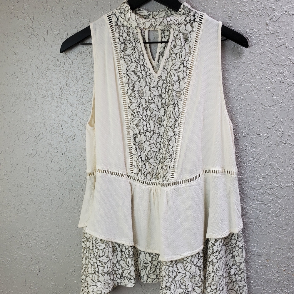Umgee Lace Sleeveless Blouse Sz. M